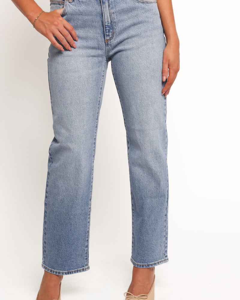 Abrand Mid Straight Jeans - Felicia